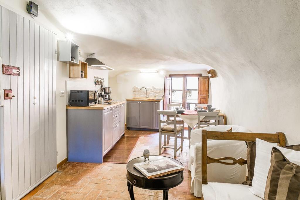 Lyon Apartment Anfiteatro Square, Lucca Buitenkant foto