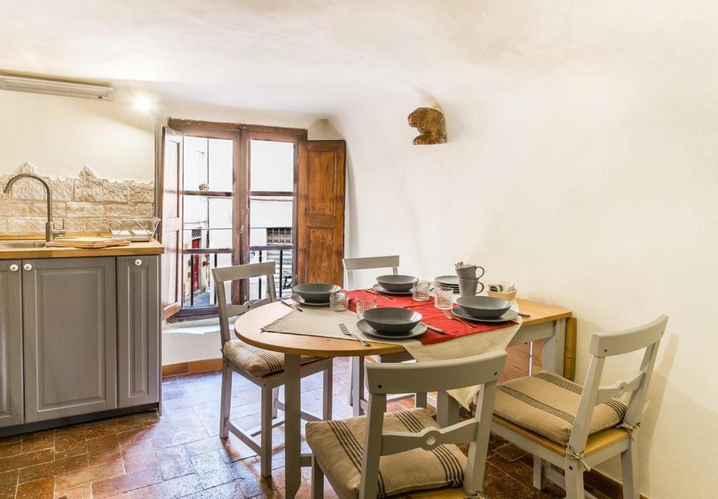 Lyon Apartment Anfiteatro Square, Lucca Buitenkant foto