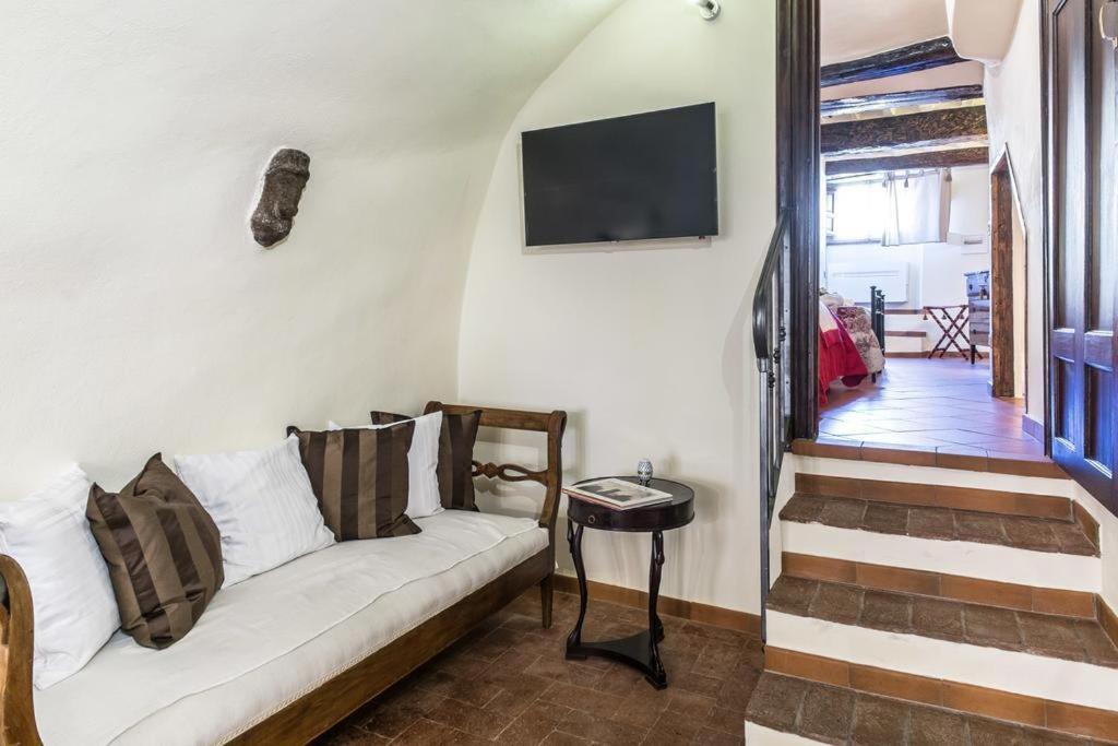 Lyon Apartment Anfiteatro Square, Lucca Buitenkant foto